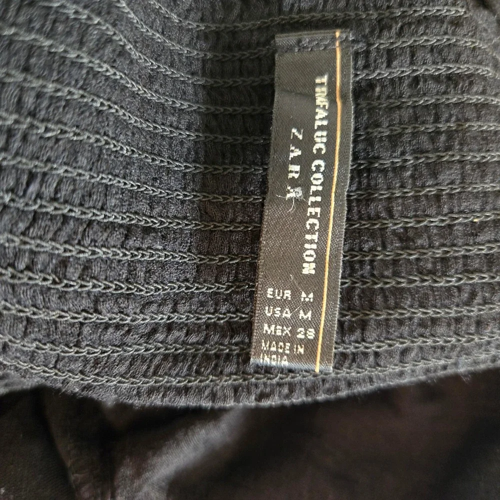 Zara Trafulac Black Off Shoulder Smocked Crop Top Bell‎ Sleeve Lace Trim Medium - Picture 7 of 8